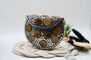 Aara Medium Clutch